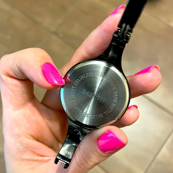 🎉3/$20 Black women’s quartz watch - Picture 3 of 5